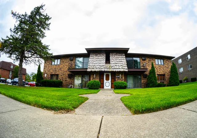 Condominium at 5739 129Th St #1A, Crestwood, IL 60418 | MLS# 12142600 |  | Sold on 2025-02-14