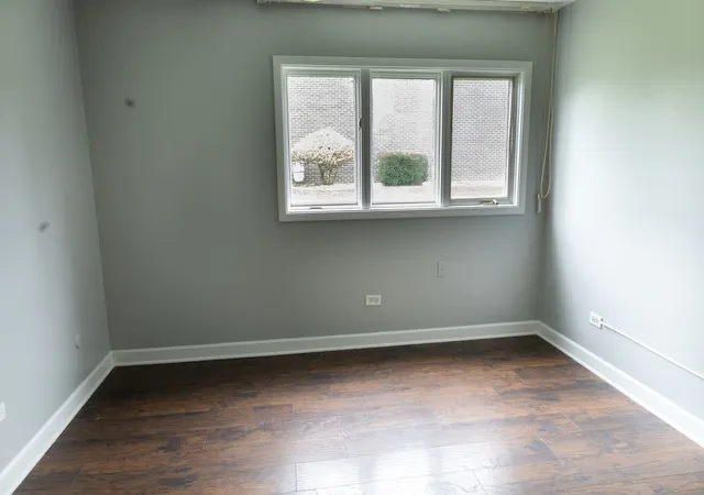 Photo 4 of Condominium at 5739 129Th St #1A, Crestwood, IL 60418 | MLS# 12142600 |  | Sold on 2025-02-14