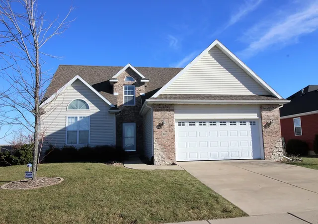 2nd image of 20 Fedor Cir, Bloomington, IL 61705 | MLS# 12171238