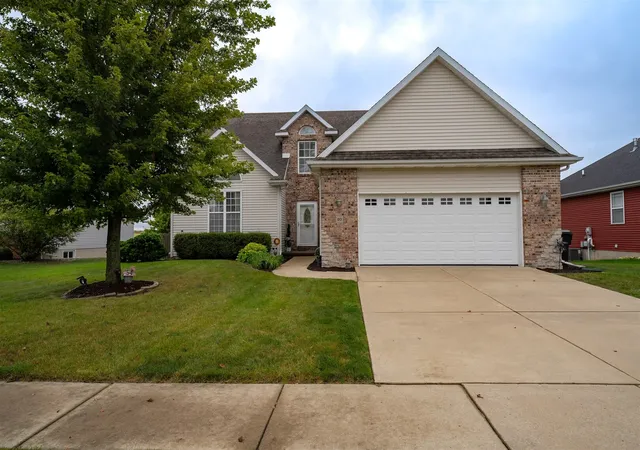 3rd image of 20 Fedor Cir, Bloomington, IL 61705 | MLS# 12171238