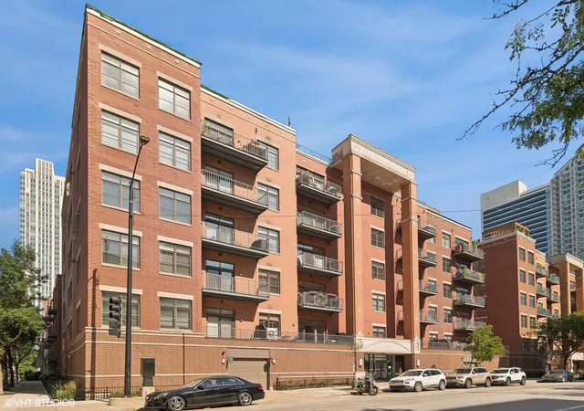 Homes for sale in Chicago, IL | 560 W Fulton St #506, Chicago, IL 60661 | MLS# 12172964