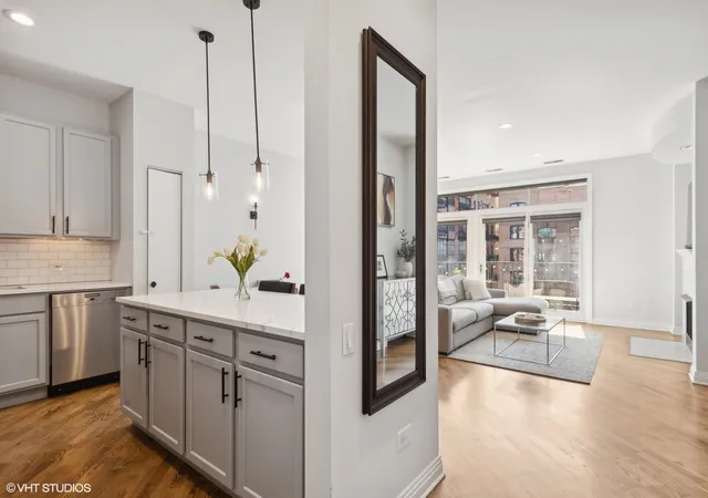 Homes for sale in Chicago, IL | 560 W Fulton St #506, Chicago, IL 60661 | MLS# 12172964