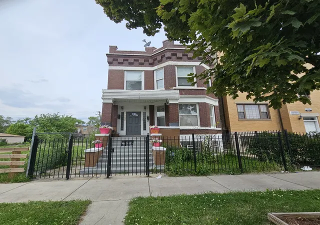 Homes for sale in Chicago, IL | 4008 W Wilcox St, Chicago, IL 60624 | MLS# 12201246