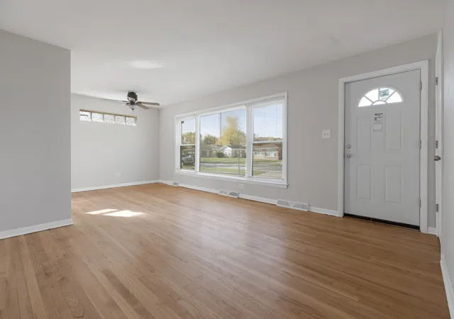 3rd image of 1367 Buffalo Ave, Calumet City, IL 60409 | MLS# 12208024