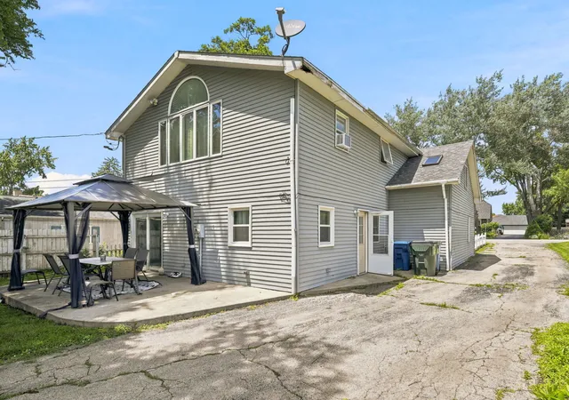 3rd image of 16W583 2Nd Ct, Bensenville, IL 60106 | MLS# 12215465