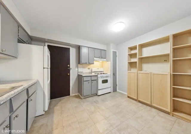 Photo 3 of Condominium at 212a Collen Dr #3-203, Lombard, IL 60148 | MLS# 12217353 |  | Sold on 2025-03-27