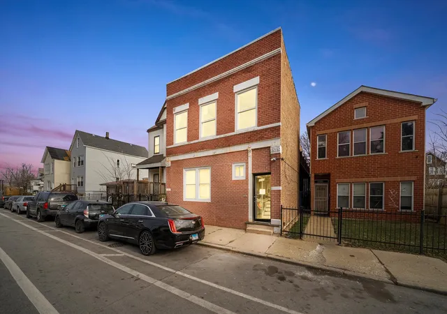 Homes for sale in Chicago, IL | 5029 S Racine Ave, Chicago, IL 60609 | MLS# 12254220