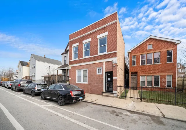 Homes for sale in Chicago, IL | 5029 S Racine Ave, Chicago, IL 60609 | MLS# 12254220