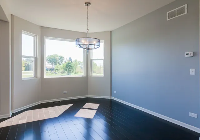 5th image of 20137 Preston Ln, Lynwood, IL 60411 | MLS# 12256208