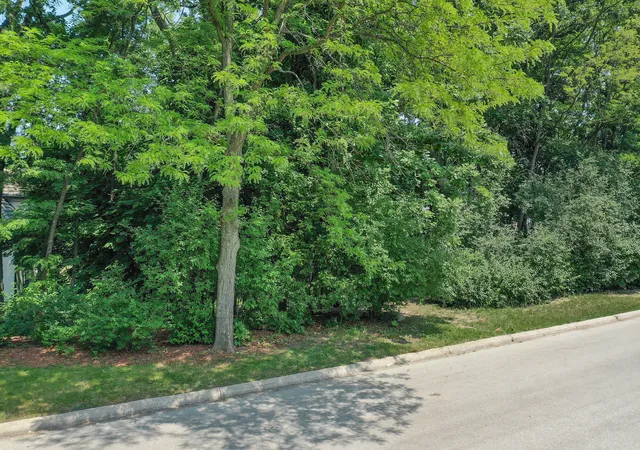 Photo 2 of Land for sale at 910 Saint Stephens Green, Oak Brook, IL 60523 | MLS# 12262642 | Listing updated on 2026-10-01