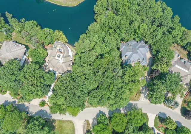 4th image of 910 Saint Stephens Green, Oak Brook, IL 60523 | MLS# 12262642