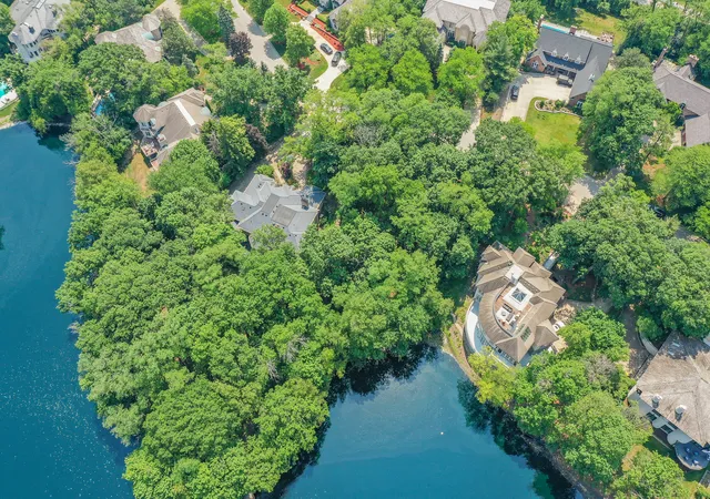 5th image of 910 Saint Stephens Green, Oak Brook, IL 60523 | MLS# 12262642