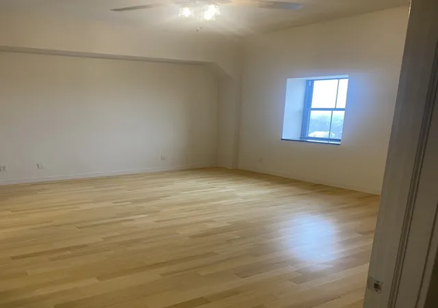12th image of 212 N Center St #701, Bloomington, IL 61701 | MLS# 12262940