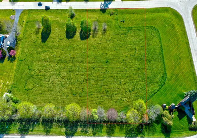 3rd image of 8501 Country Shire Ln, Spring Grove, IL 60081 | MLS# 12266024