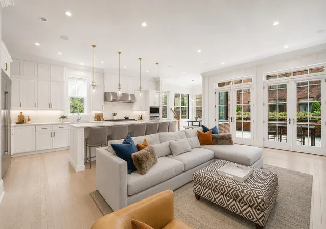 Photo 3 of Mansion for sale at 460 W Huron St, Chicago, IL 60654 | MLS# 12278123 | Listing updated on 2026-06-26