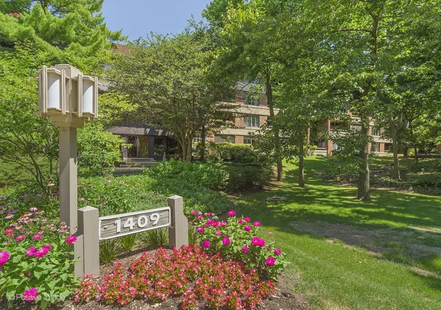 1st image of 1409 Burr Oak Rd #112A, Hinsdale, IL 60521 | MLS# 12290345