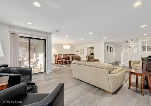 5th image of 1409 Burr Oak Rd #112A, Hinsdale, IL 60521 | MLS# 12290345