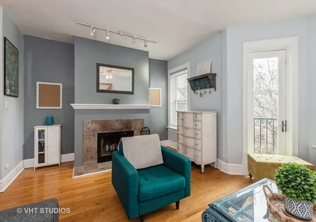Photo 2 of Condominium at 1430 W Cuyler Ave #3W, Chicago, IL 60613 | MLS# 12312411 | | Sold on 2025-05-13