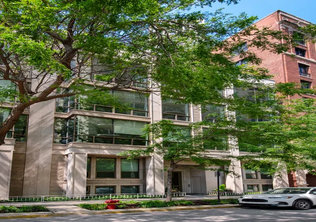Photo 1 of Condo for sale at 416 W Deming Pl #4, Chicago, IL 60614 | MLS# 12313746 | Listing updated on 2026-10-30