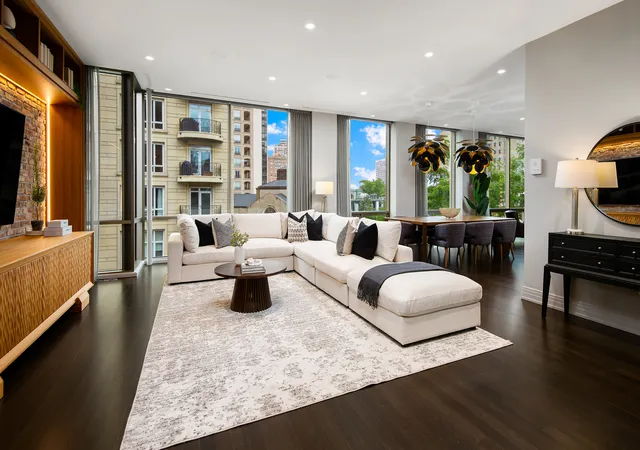 Listing Photo 1 - Condo for sale in building located at 416 W Deming Pl, Chicago, IL 60614 - Unit #4