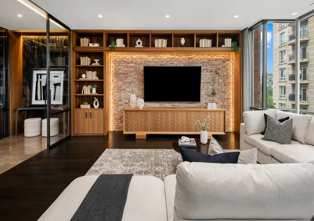 Photo 4 of Condo for sale at 416 W Deming Pl #4, Chicago, IL 60614 | MLS# 12313746 | Listing updated on 2026-10-30