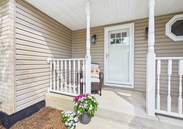 Photo 3 of Single family home for sale at 9260 Elm Ave, Mokena, IL 60448 | MLS# 12318698 | Listing updated on 2026-09-30