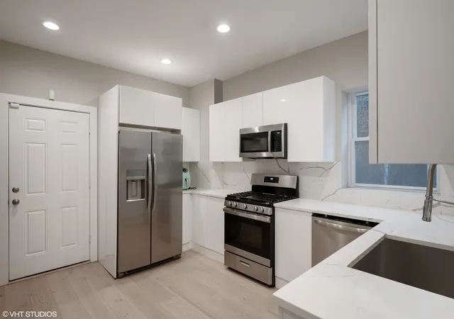 4th image of 7532 S Parnell Ave, Chicago, IL 60620 | MLS# 12325386