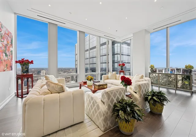Photo 3 of Sale Pending at 14 W Superior St #4403, Chicago, IL 60654 | MLS# 12327856 | Listing updated on 2026-09-16