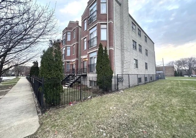 Homes for sale in Chicago, IL | 4242 S Vincennes Ave #2, Chicago, IL 60653 | MLS# 12328021