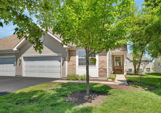 Photo 2 of House for sale at 8201 Arlington Ln, Joliet, IL 60431 | MLS# 12330338 | Listing updated on 2026-10-30