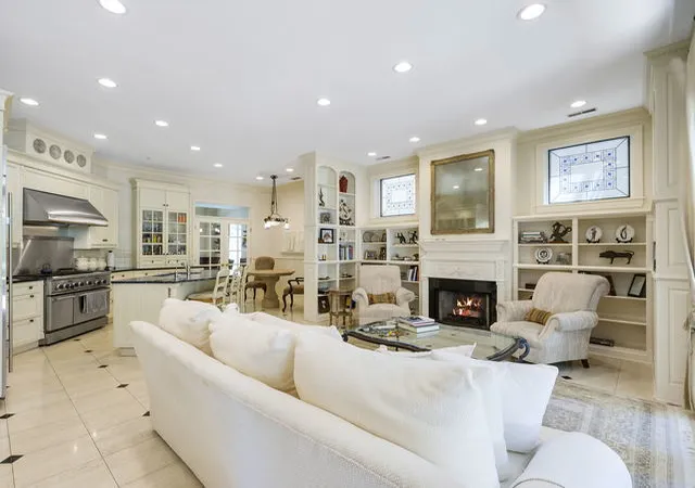 4th image of 45 E Cedar St, Chicago, IL 60607