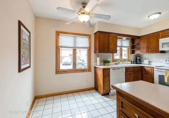 Photo 2 of Condominium at 9510 S 86Th Ave #104, Hickory Hills, IL 60457 | MLS# 12332638 |  | Sold on 2025-06-30