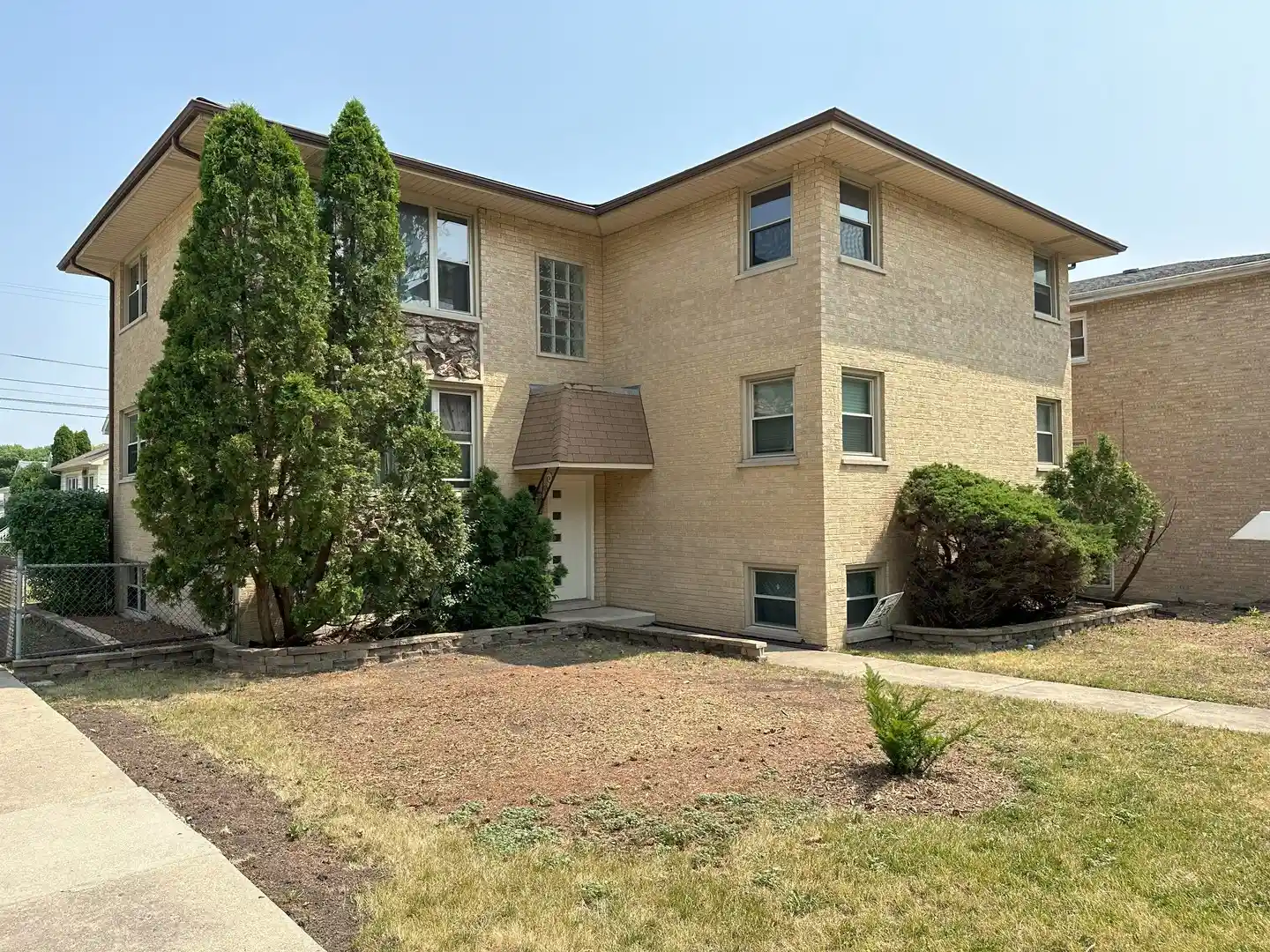 Listing Photo 2 - Condo for sale in 6520 W Gunnison St located at 6520 W Gunnison St, Harwood Heights, IL 60706 - Unit 6520 W Gunnison St