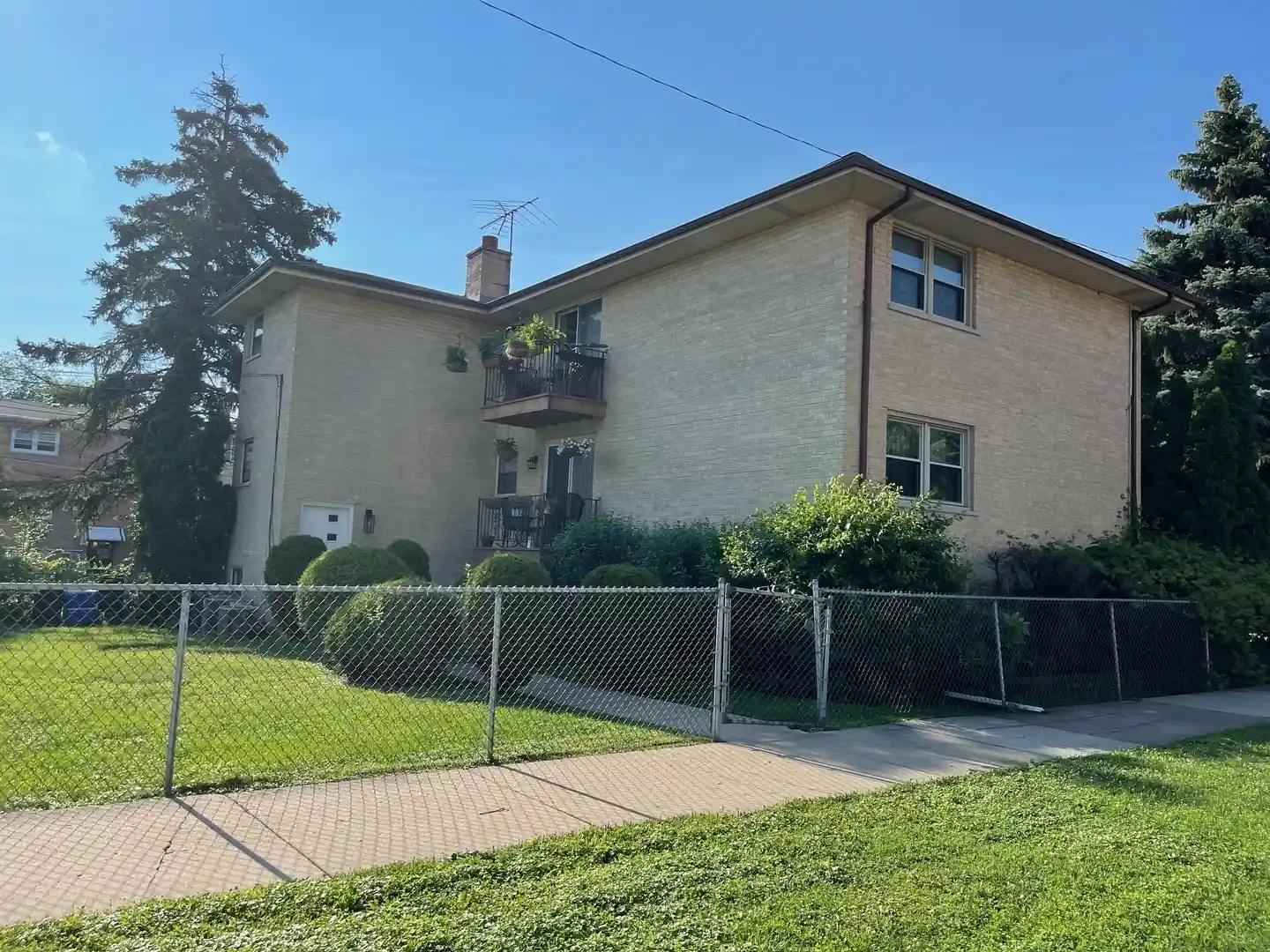 Listing Photo 9 - Condo for sale in 6520 W Gunnison St located at 6520 W Gunnison St, Harwood Heights, IL 60706 - Unit 6520 W Gunnison St