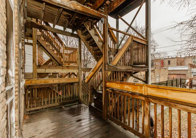 Listing Photo 2 - Condo for sale in building located at 5729 S Michigan Ave, Chicago, IL 60637 - Unit #