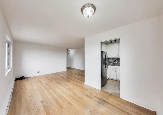 3rd image of 700 W Bittersweet Pl #807, Chicago, IL 60613 | MLS# 12340287
