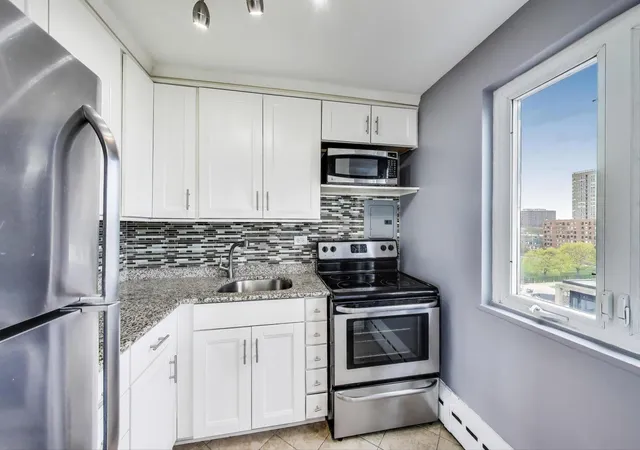 4th image of 700 W Bittersweet Pl #807, Chicago, IL 60613 | MLS# 12340287