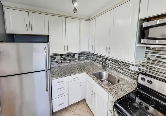 5th image of 700 W Bittersweet Pl #807, Chicago, IL 60613 | MLS# 12340287