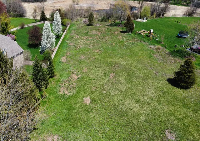 4th image of 6114 Whiteoak Dr, Mc Henry, IL 60050 | MLS# 12345980
