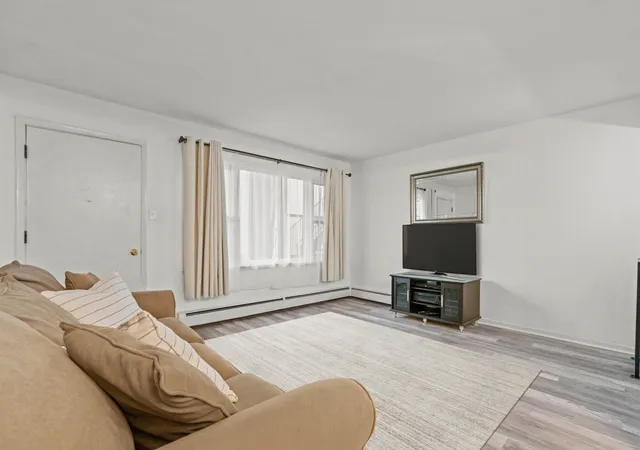 Photo 1 of Condominium at 34 King Arthur Ct #2, Northlake, IL 60164 | MLS# 12349628 | | Sold on 2025-06-24
