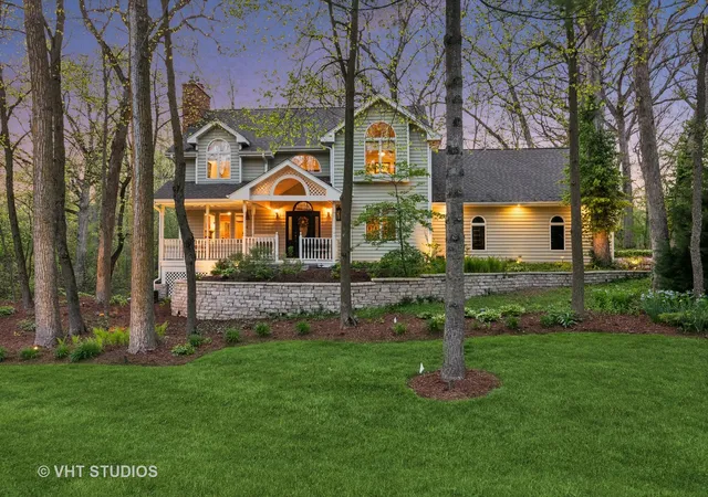 Photo 1 of Single Family Residence at 42w142 Ravine Dr, Saint Charles, IL 60175 | MLS# 12352283 | | Sold on 2025-06-27