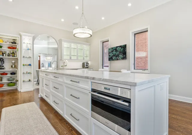 Photo 3 of Single family home for sale at 1816 N Hudson Ave, Chicago, IL 60614 | MLS# 12354016 | Listing updated on 2026-09-01