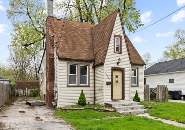 Photo 2 of Single family home for sale at 14955 Riverside Dr, South Holland, IL 60473 | MLS# 12356286 | Listing updated on 2026-09-17