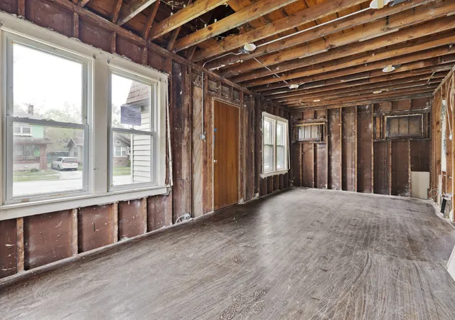 Photo 3 of Single family home for sale at 14955 Riverside Dr, South Holland, IL 60473 | MLS# 12356286 | Listing updated on 2026-09-17