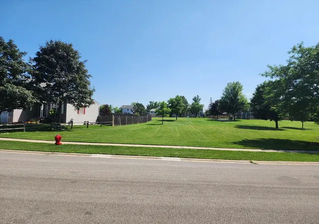 Photo 4 of Single family home for sale at 1998 N Karen Ln, Round Lake Beach, IL 60073 | MLS# 12356360 | Listing updated on 2026-10-30