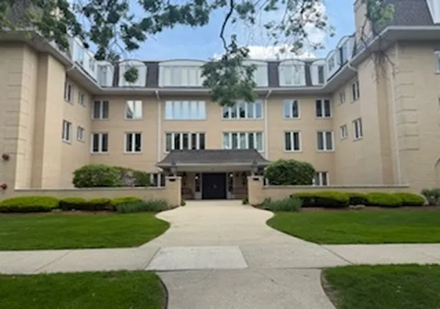 Condominium at 75 6Th Ave #209, La Grange, IL 60525 | MLS# 12359178 | | Sold on 2025-06-26