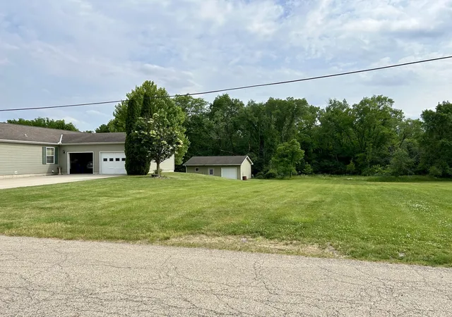 2nd image of 511 W Washington St, Utica, IL 61373 | MLS# 12383302