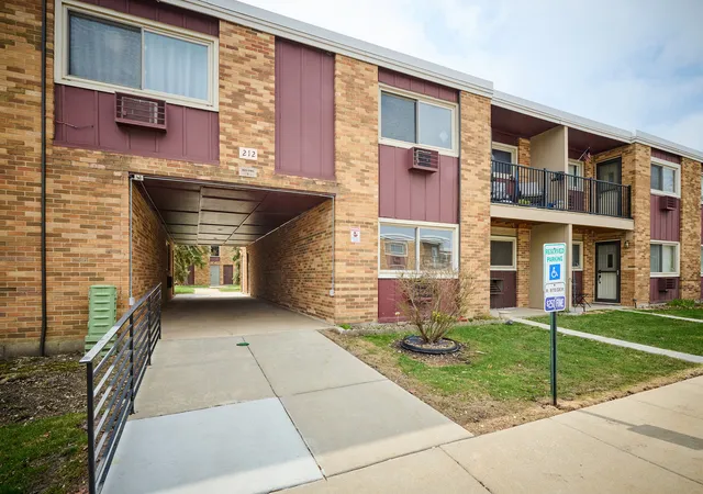 Condominium at 212a Collen Dr #104, Lombard, IL 60148 | MLS# 12383447 | | Sold on 2025-09-04