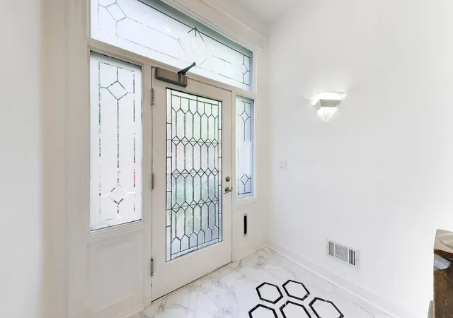Photo 3 of Single family home for sale at 2254 N Fremont St, Chicago, IL 60614 | MLS# 12385258 | Listing updated on 2026-09-17
