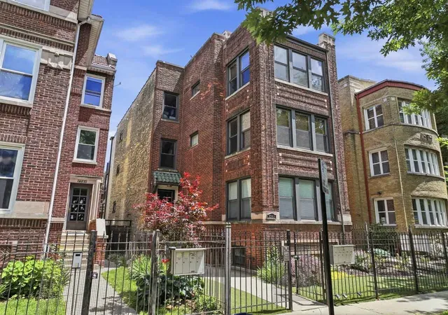 Homes for sale in Chicago, IL | 7733 N Marshfield Ave, Chicago, IL 60626 | MLS# 12385892
